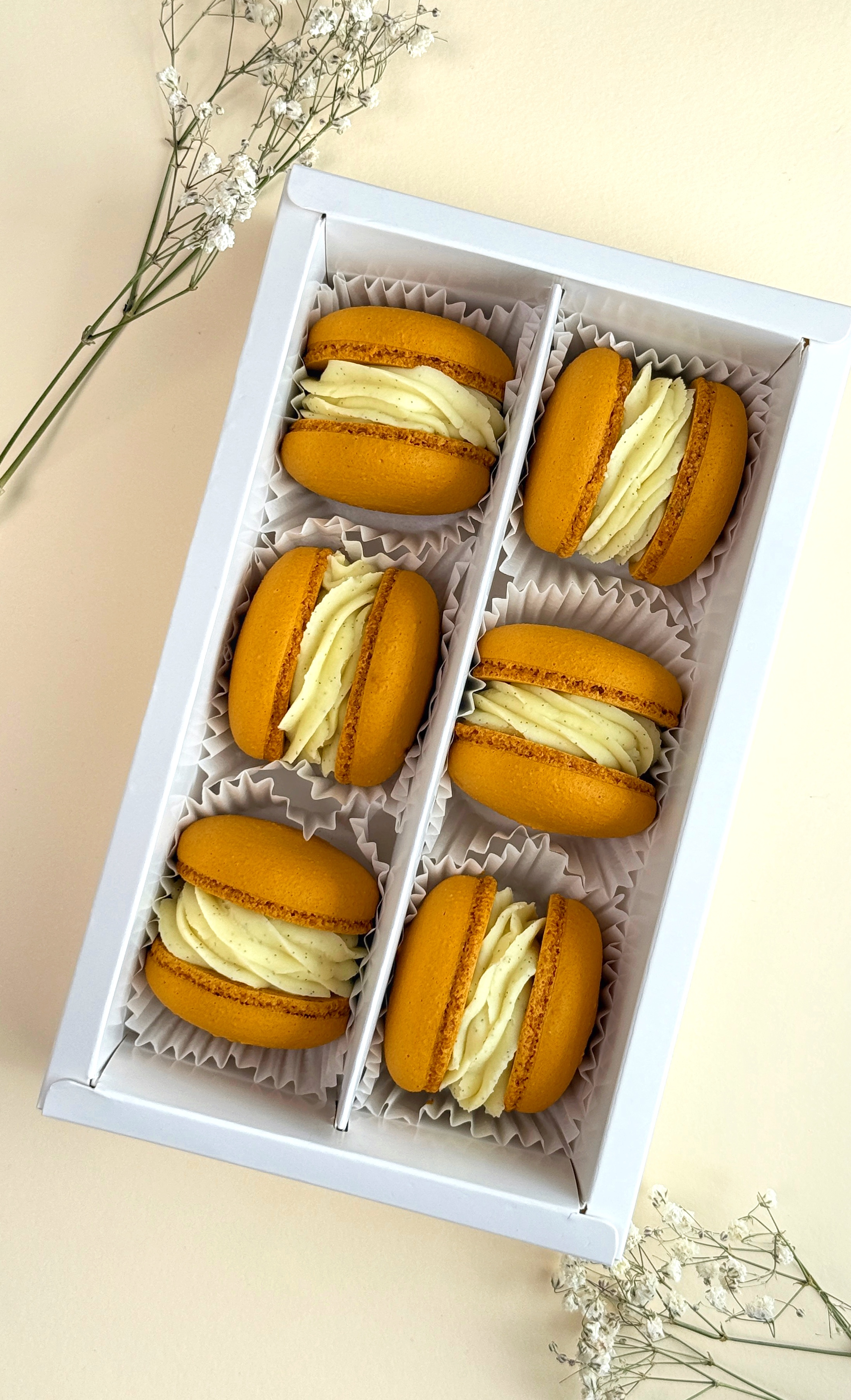 Гарбузові макаронси у коробці