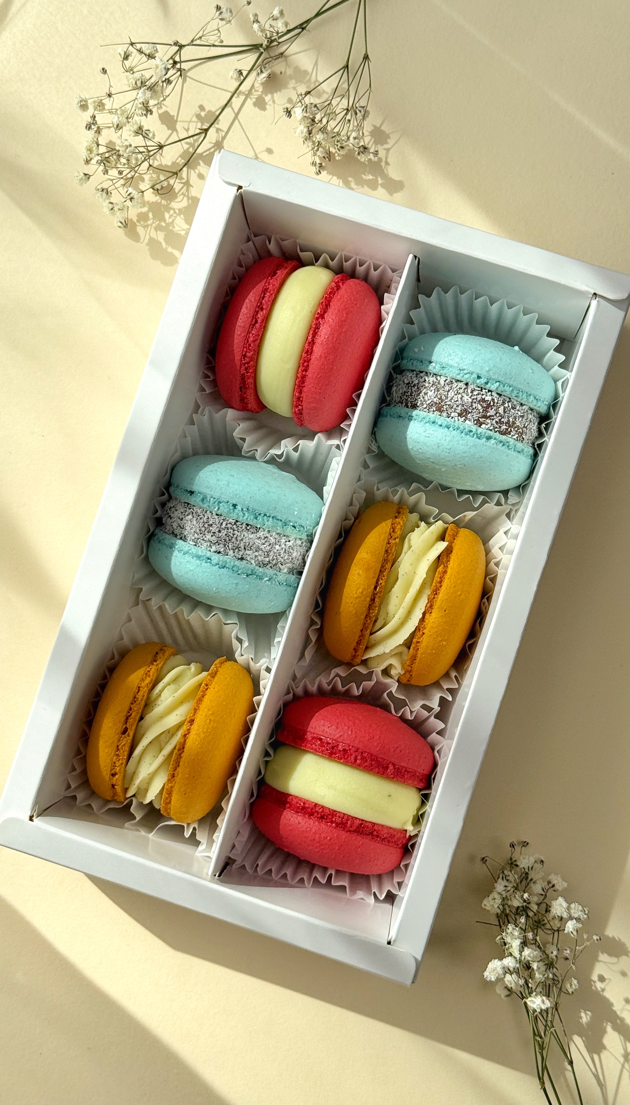 Асорті макаронсів у коробці